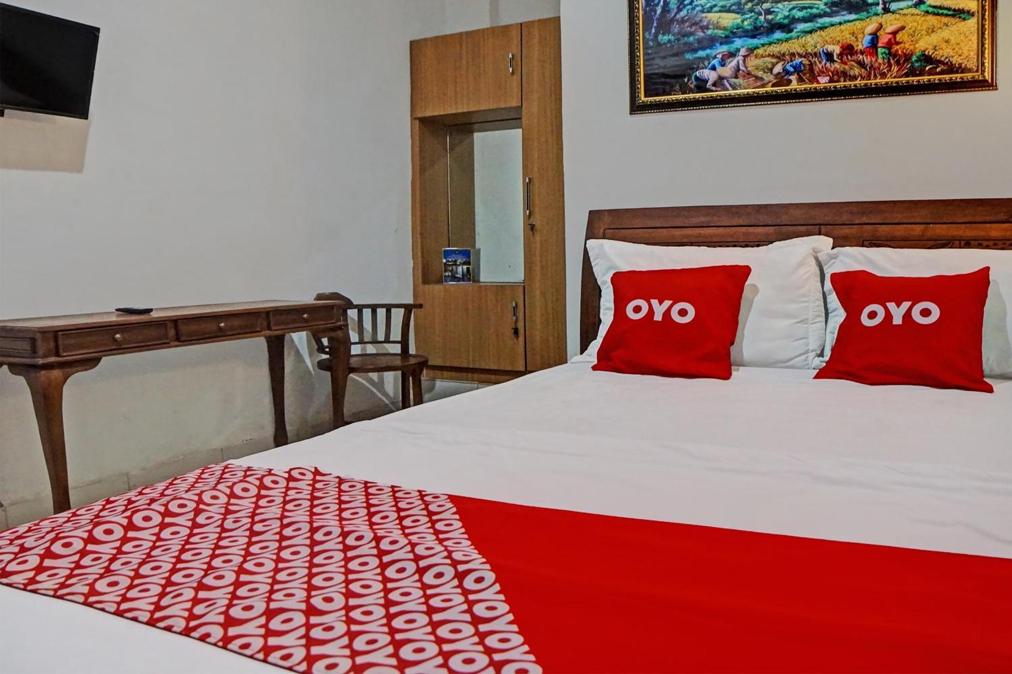 Oyo 92638 Jr Residence Syariah Медан Екстериор снимка