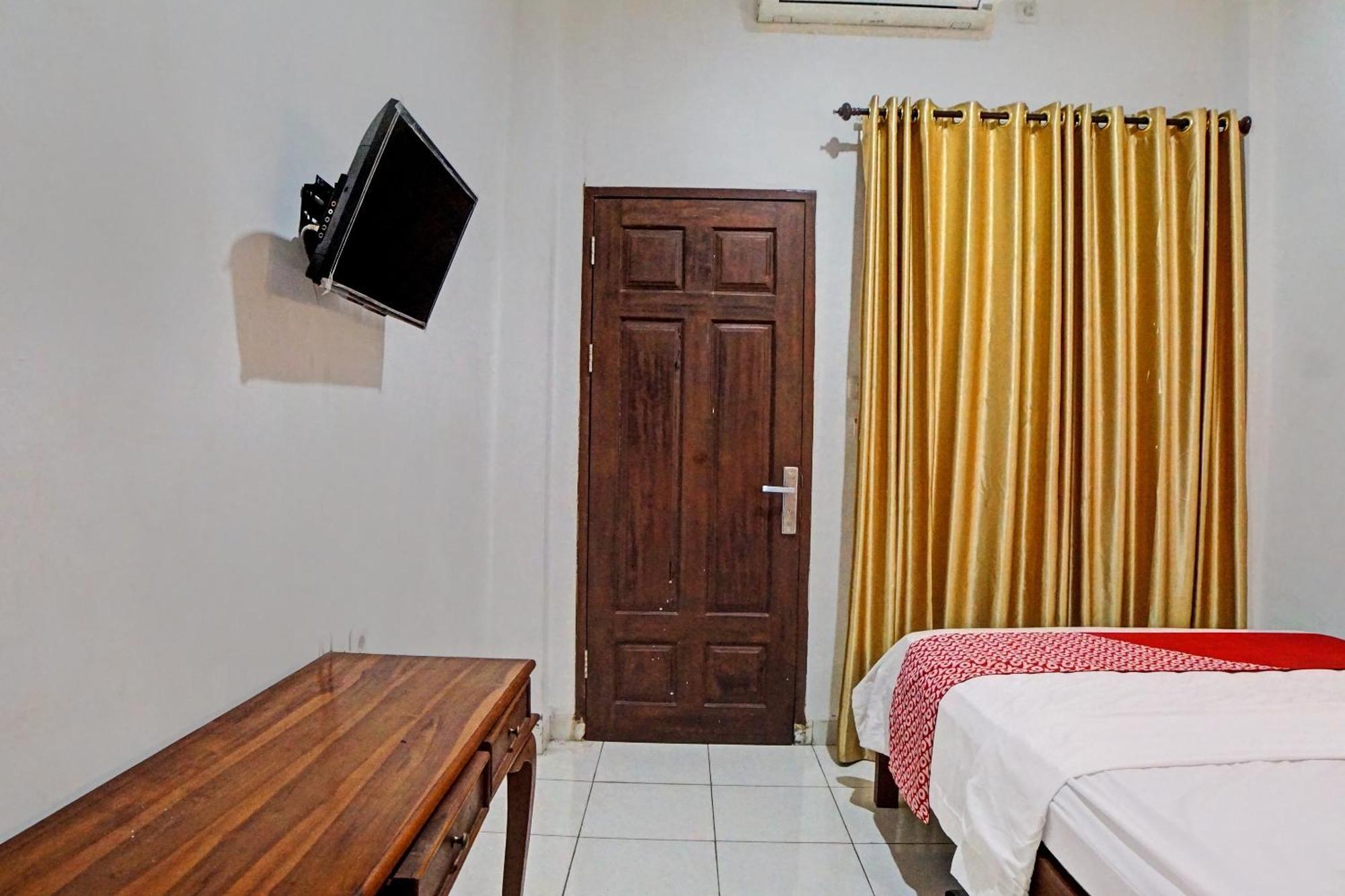 Oyo 92638 Jr Residence Syariah Медан Екстериор снимка