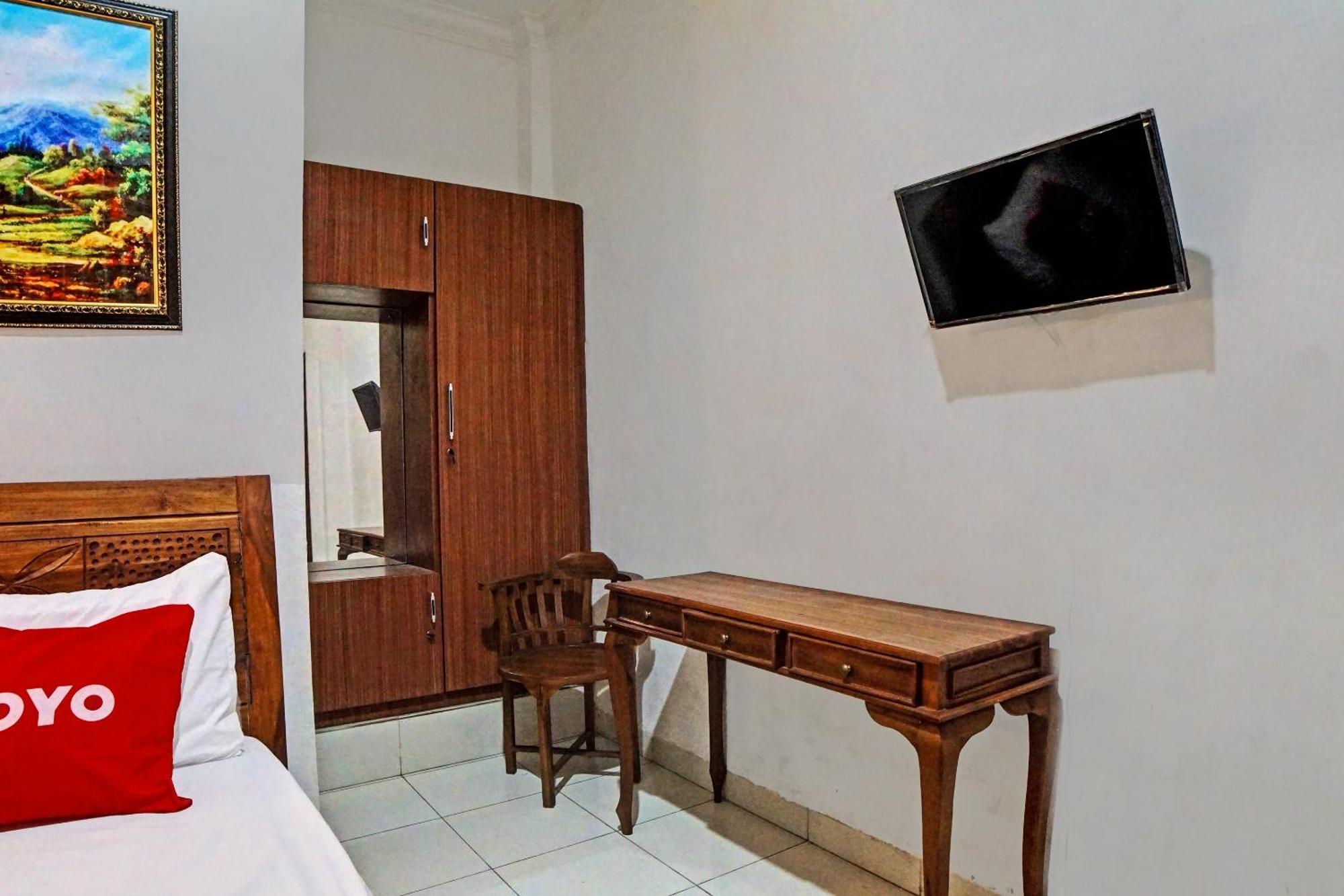 Oyo 92638 Jr Residence Syariah Медан Екстериор снимка